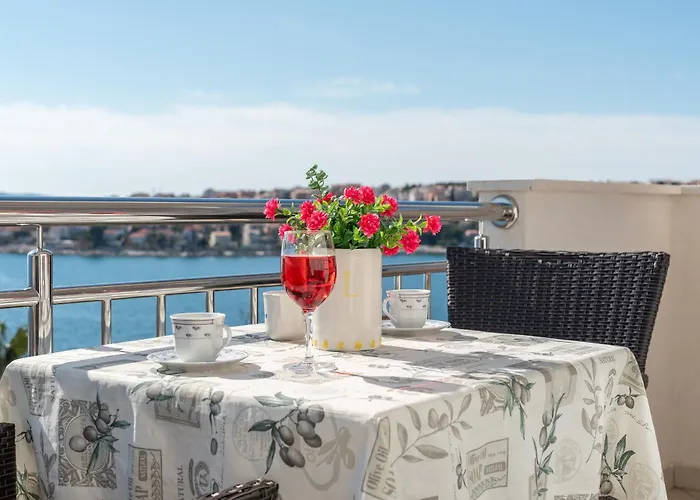 公寓 Duje 特罗吉尔