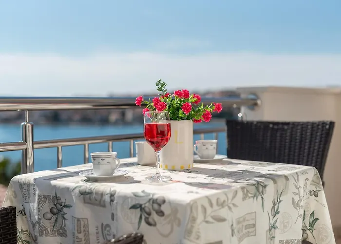 公寓 Duje 特罗吉尔