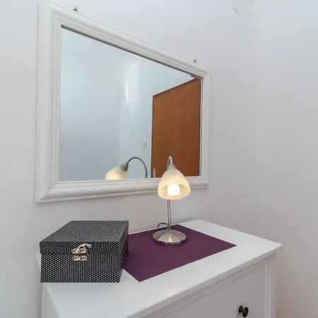 Duje 아파트 트로기르