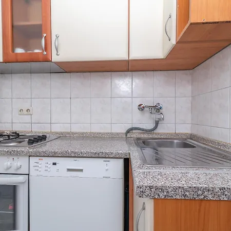Duje Apartment *