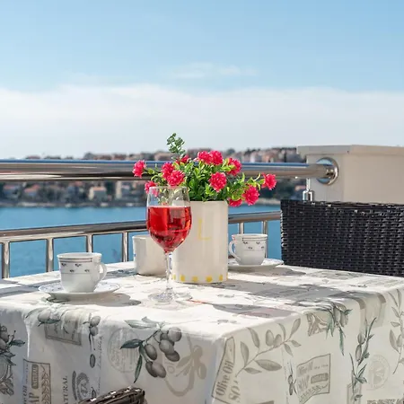 아파트 Duje 트로기르