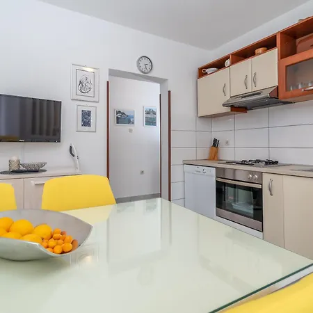 Duje Apartment