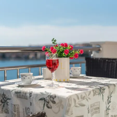 아파트 Duje 트로기르